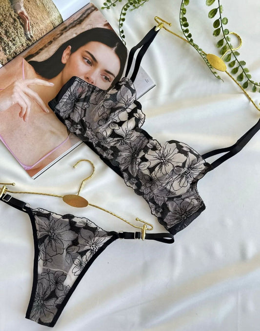 ELYRE SİYAH YILDIZ BRODE